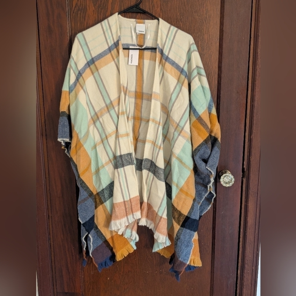 New With Tags Sonoma Plaid Fleece Wrap